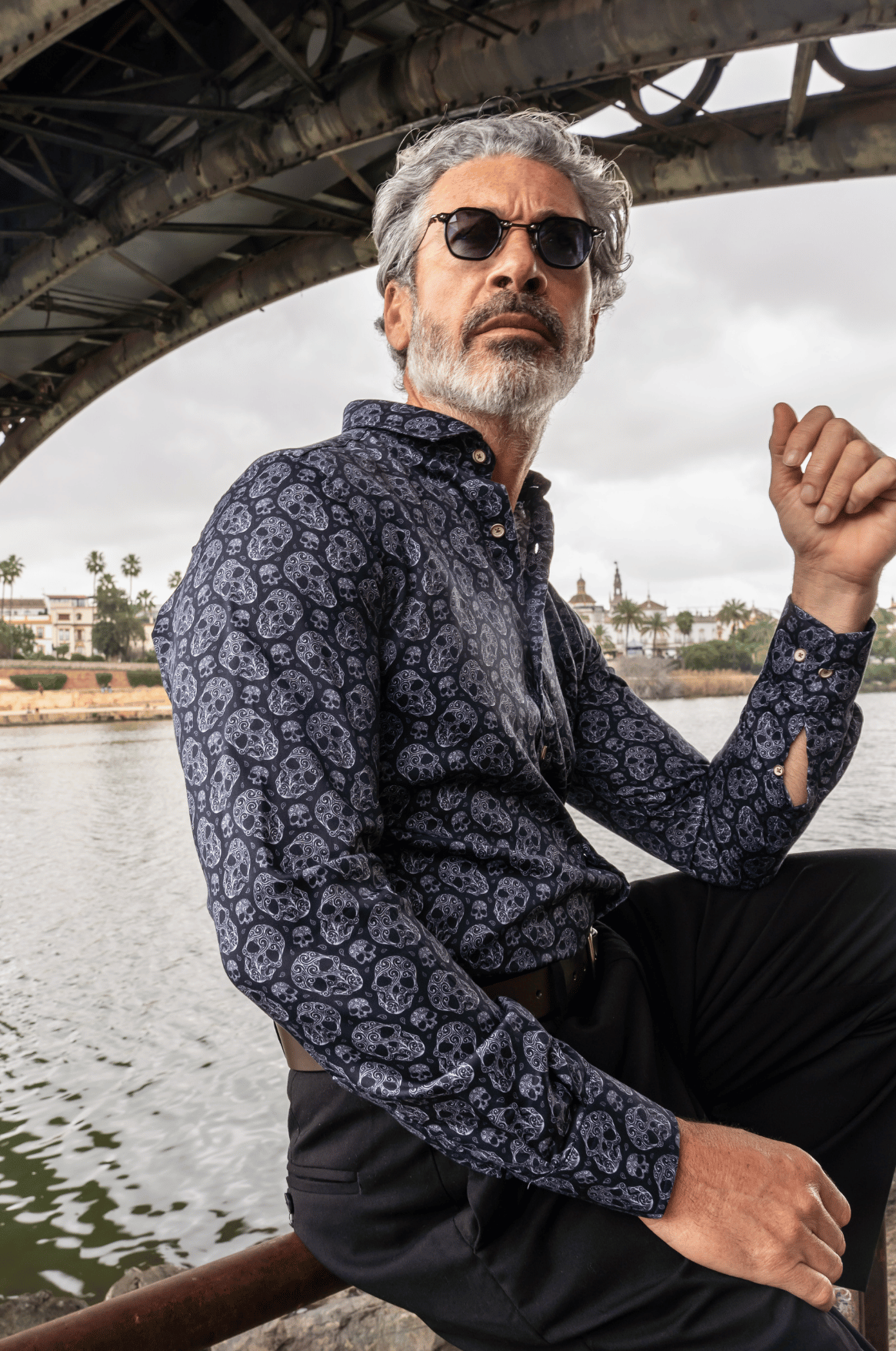 Camisa Monttesco Fantasía Calaveras Negras