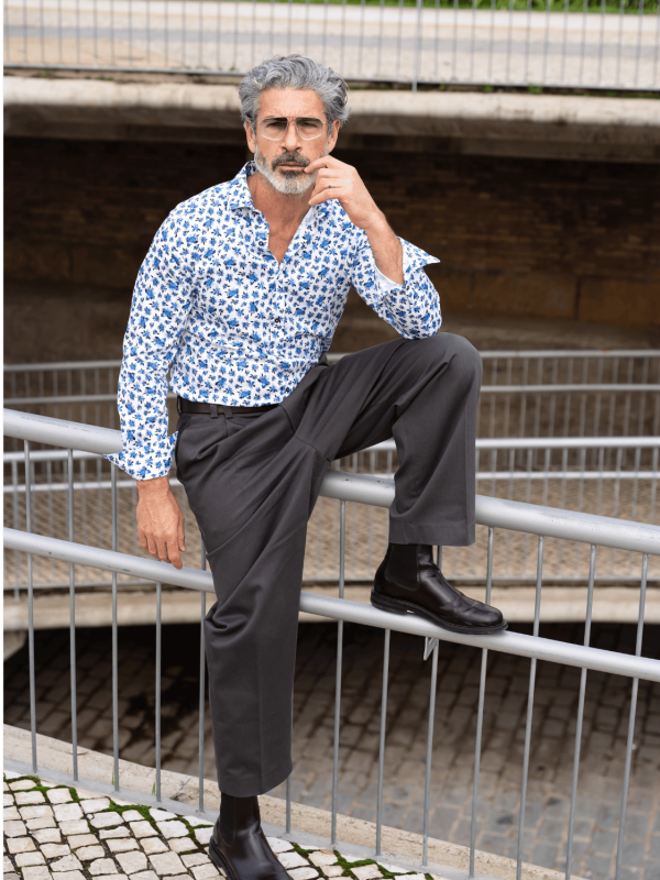 Camisa Monttesco Estampada FantasĂa Blanca con Flores Azules