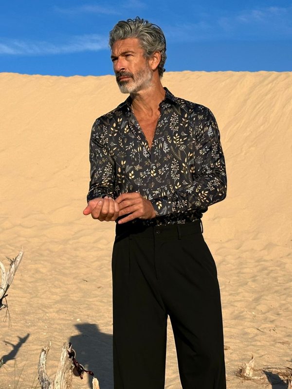 Camisa Monttesco Estampada FantasĂa Flores Doradas