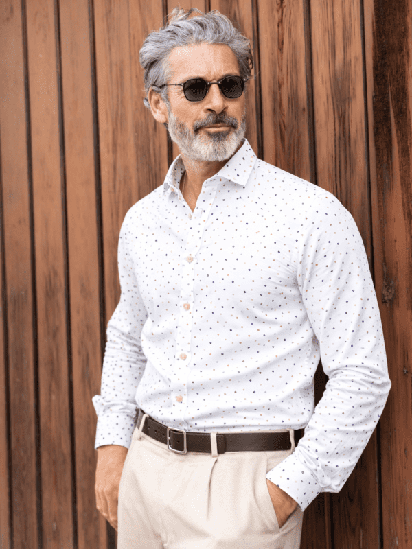 Camisa Monttesco Estampada Fantasía lunares con fondo blanco